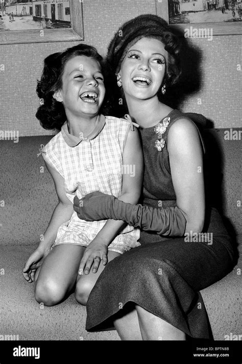 yasmin khan rita hayworth daughter|Meet Rita Hayworth’s Daughter Princess Yasmin Aga。